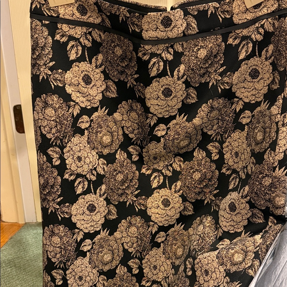 Ann Taylor Black and Gold Floral Pencil Skirt